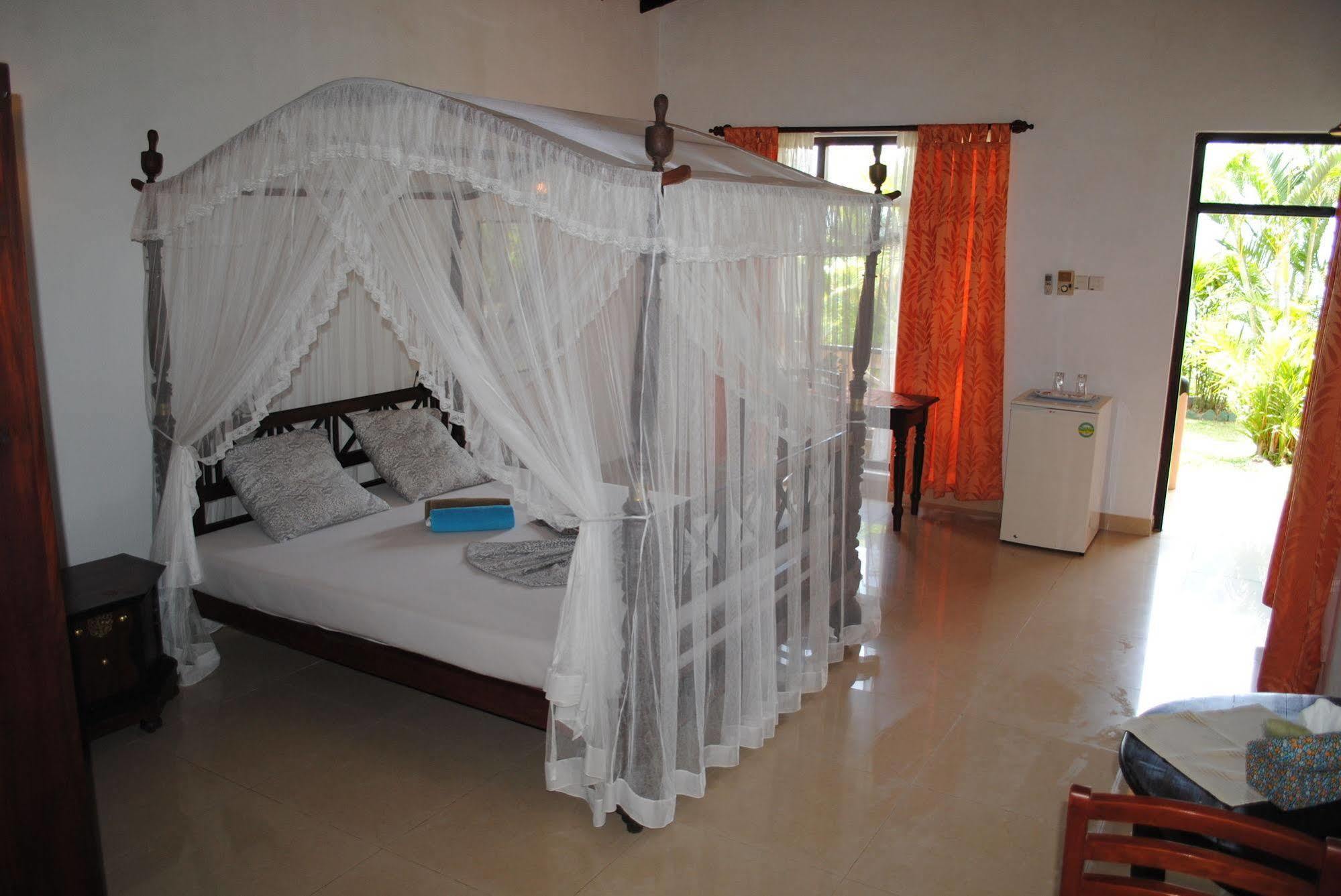 Hotel Panorama Unawatuna Bagian luar foto